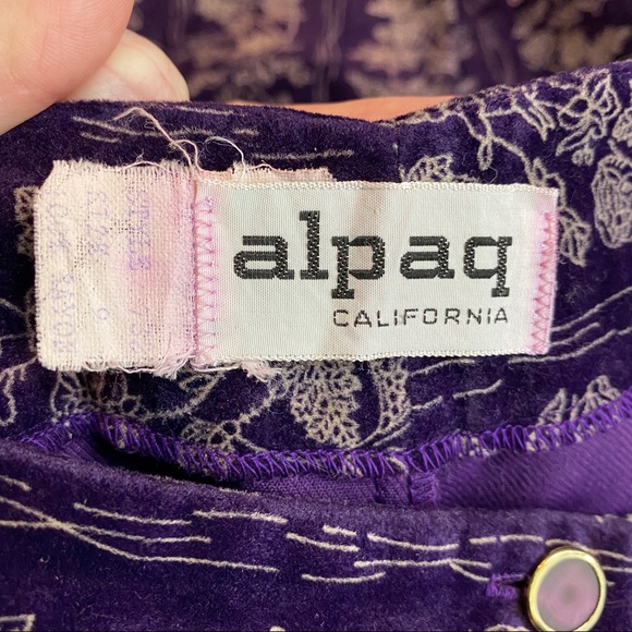 Vtg 70s Alpaq purple velvet floral print boho pant - Picture 7 of 7